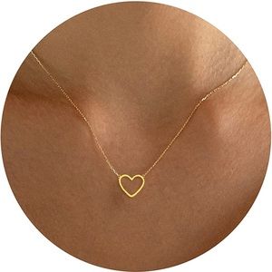 Minimalistic gold heart necklace💛